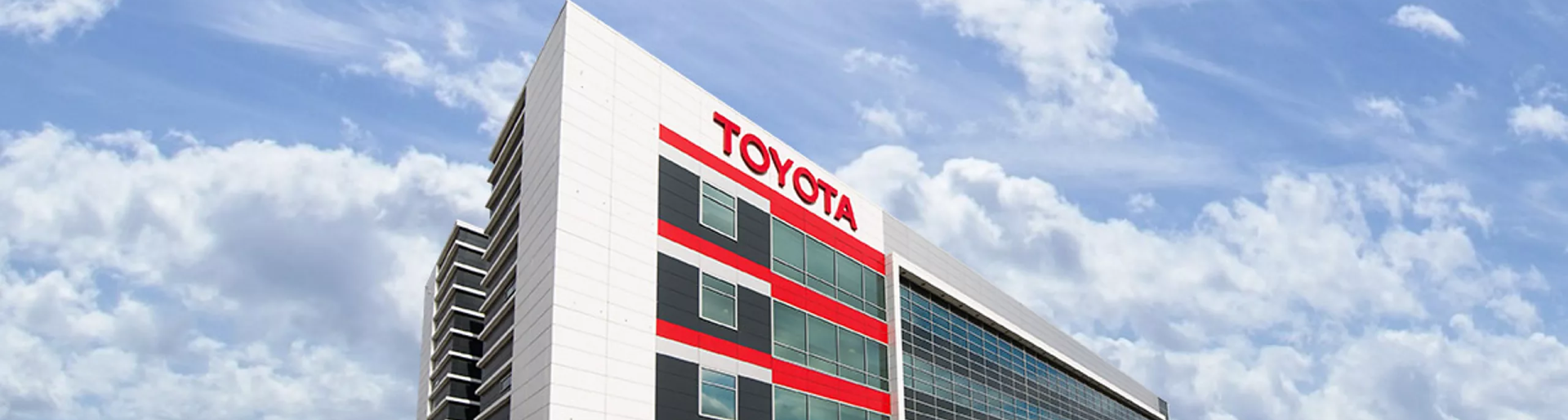 Изображение на странице TOYOTA ПОДВЕЛА ИТОГИ ПРОДАЖ В РОССИИ ЗА 2021 ГОД Тойота Центр Красноярск